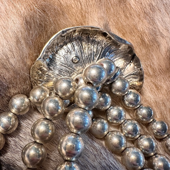 Caché Silver Tone Rose Rhinestone Cluster Pendant Statement Bracelet - Picture 6 of 6